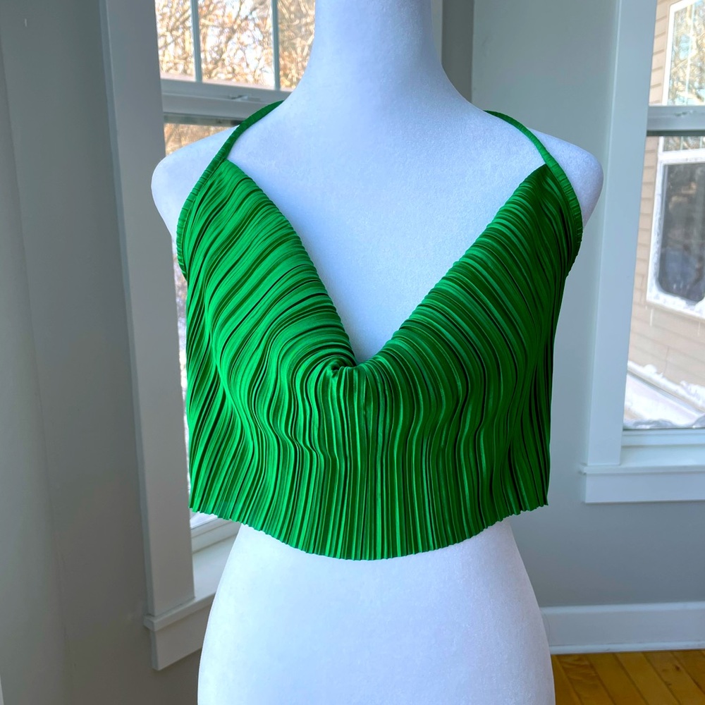 Pretty Little Things Bright Green Pleated Crop Top Size M NWT